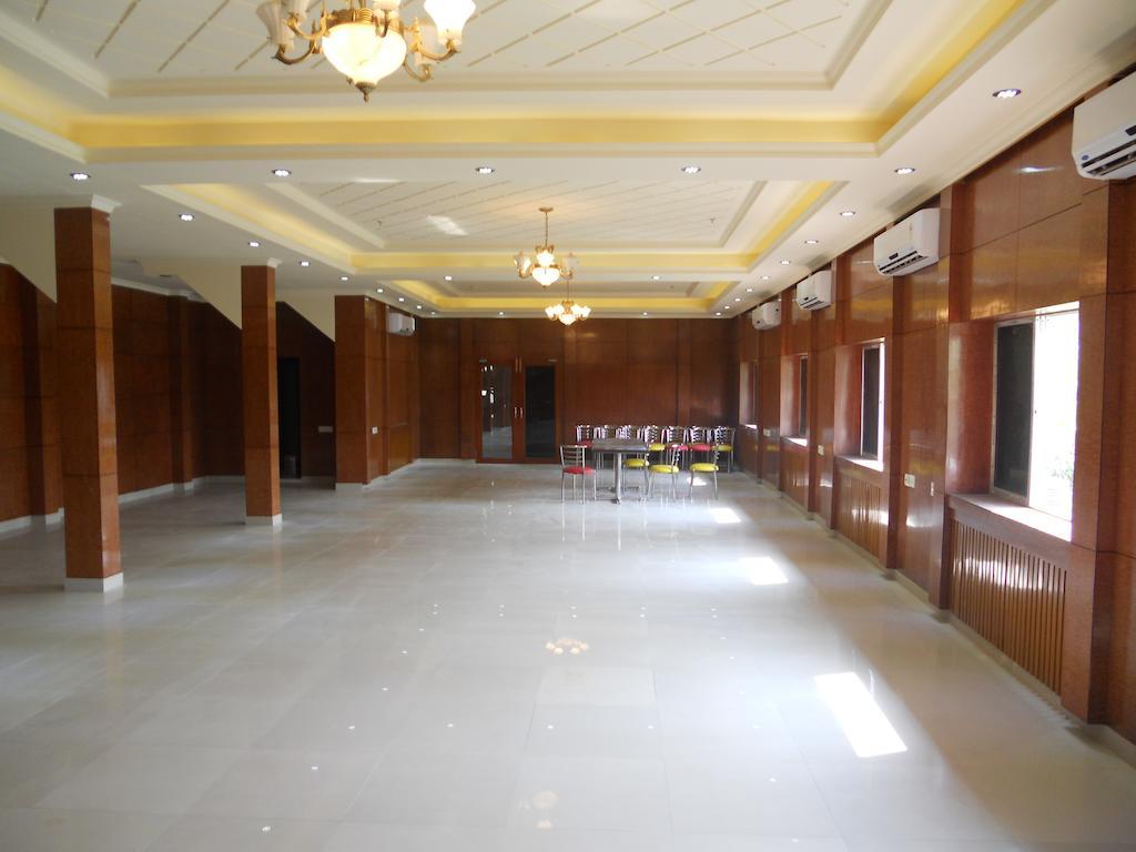 加尔各答 Prayag Aristro Club酒店 外观 照片