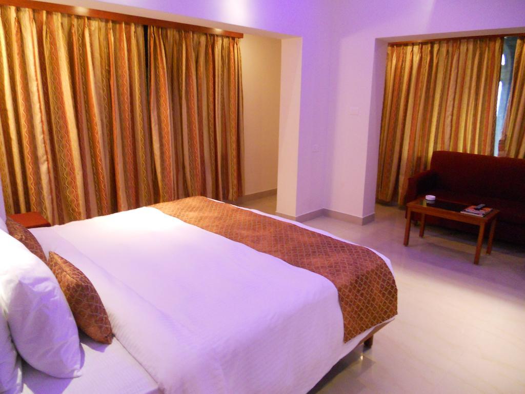 加尔各答 Prayag Aristro Club酒店 客房 照片
