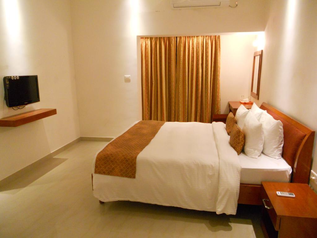 加尔各答 Prayag Aristro Club酒店 客房 照片