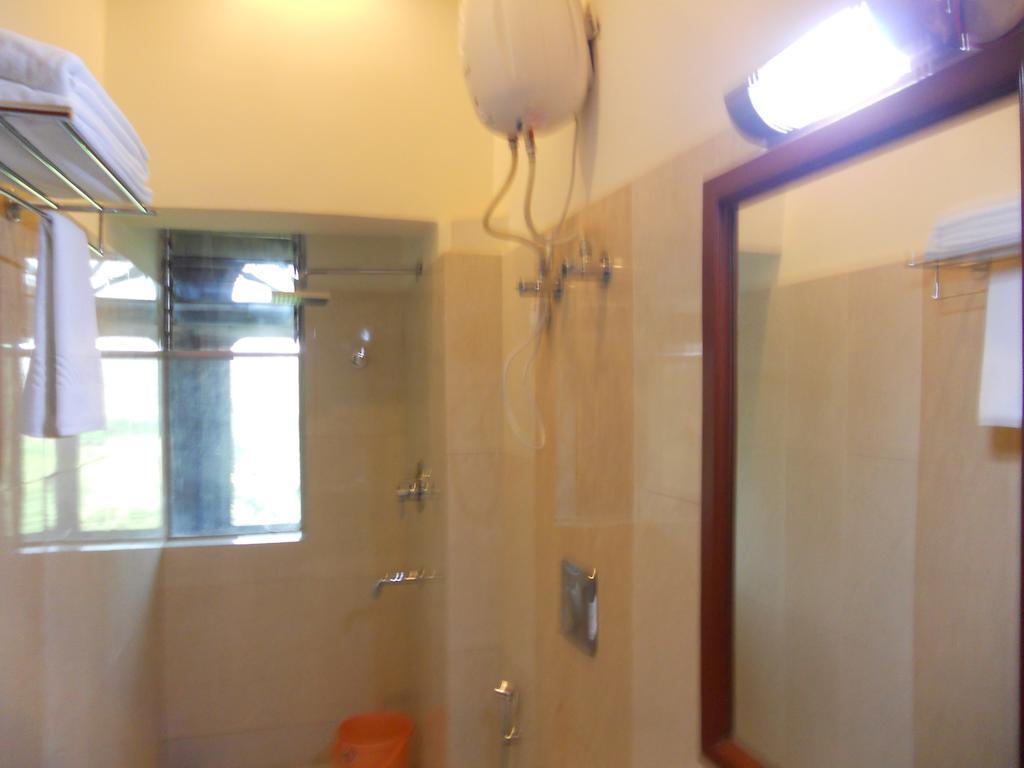 加尔各答 Prayag Aristro Club酒店 客房 照片